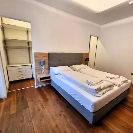 Mountains And Lakes - Gaumberg Λιντς