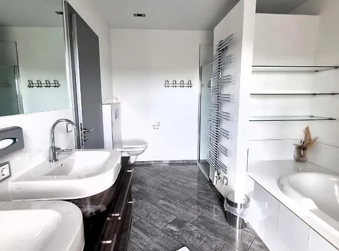 فيلة Mountains And Lakes - Gaumberg